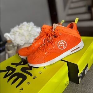 Zumba fitness orange air funk sz 8